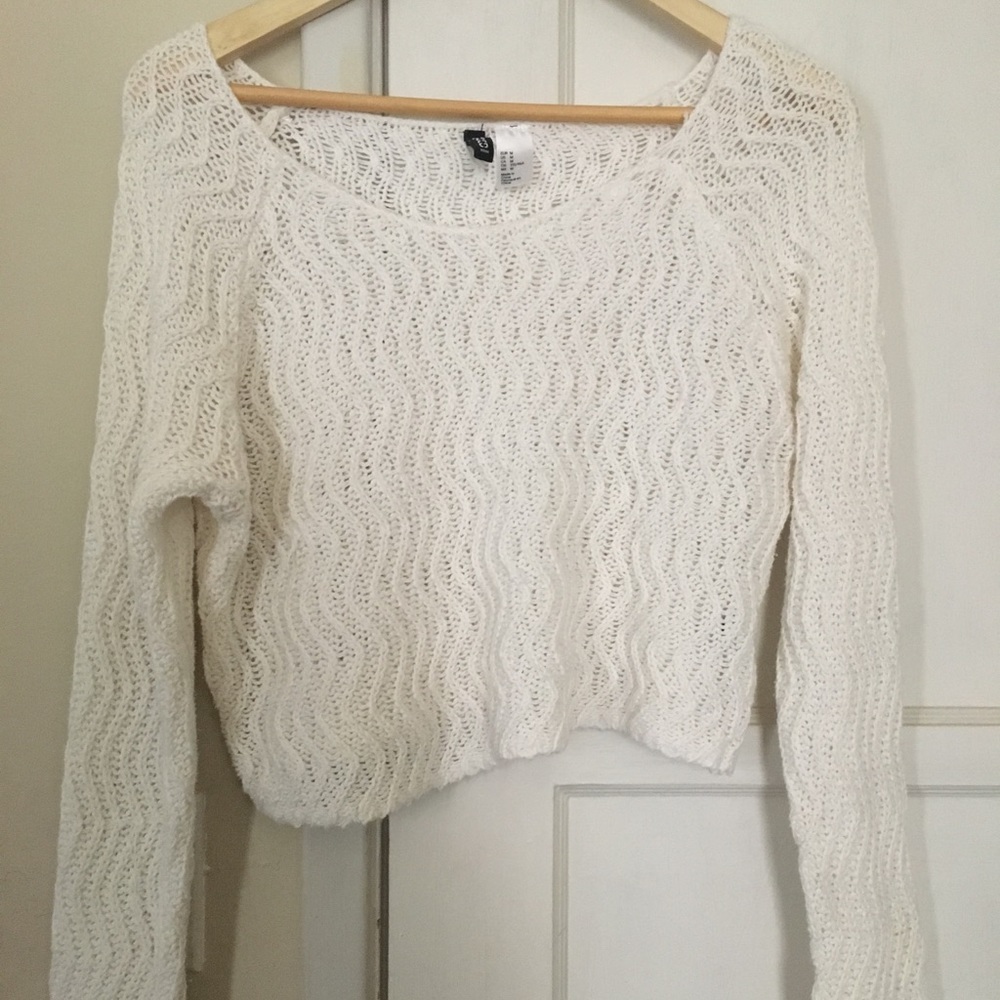H&M KNITTED CROPPED SWEATER